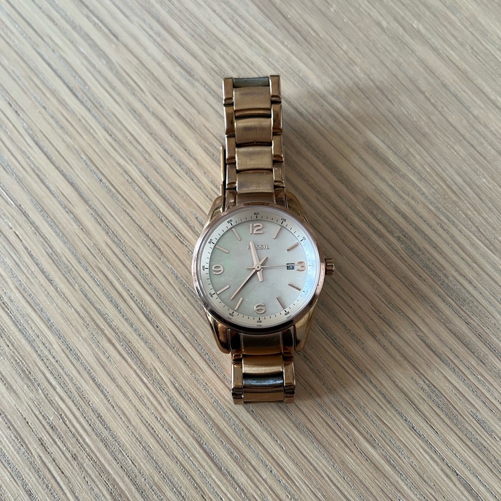 Rose gold stainless steel Fossil watch